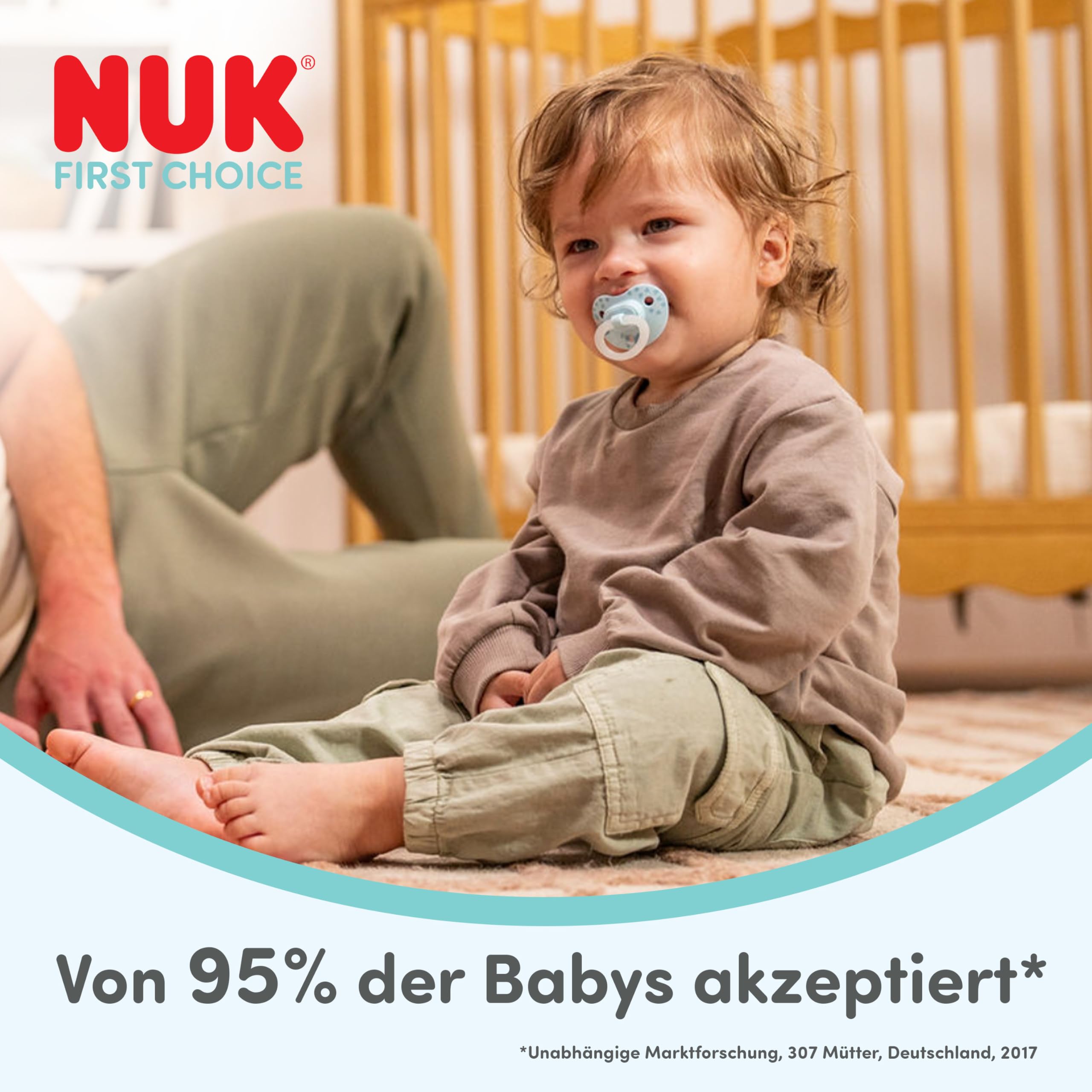 nuk-first-choice-classic-day-night-baby-schnuller-0-6-monate-orthodontisch-im-du image 2